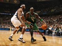 FB体育网页版-雷霆强压勇士，文班亚马成为关键先生