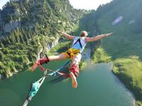 FB体育-从威尔士到德甲，足球世界里，唯一性如何在不同战场闪耀