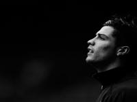 FB体育网页版-绿茵场上的孤胆英雄，当C罗的关键一球照亮伊朗的坚韧防线