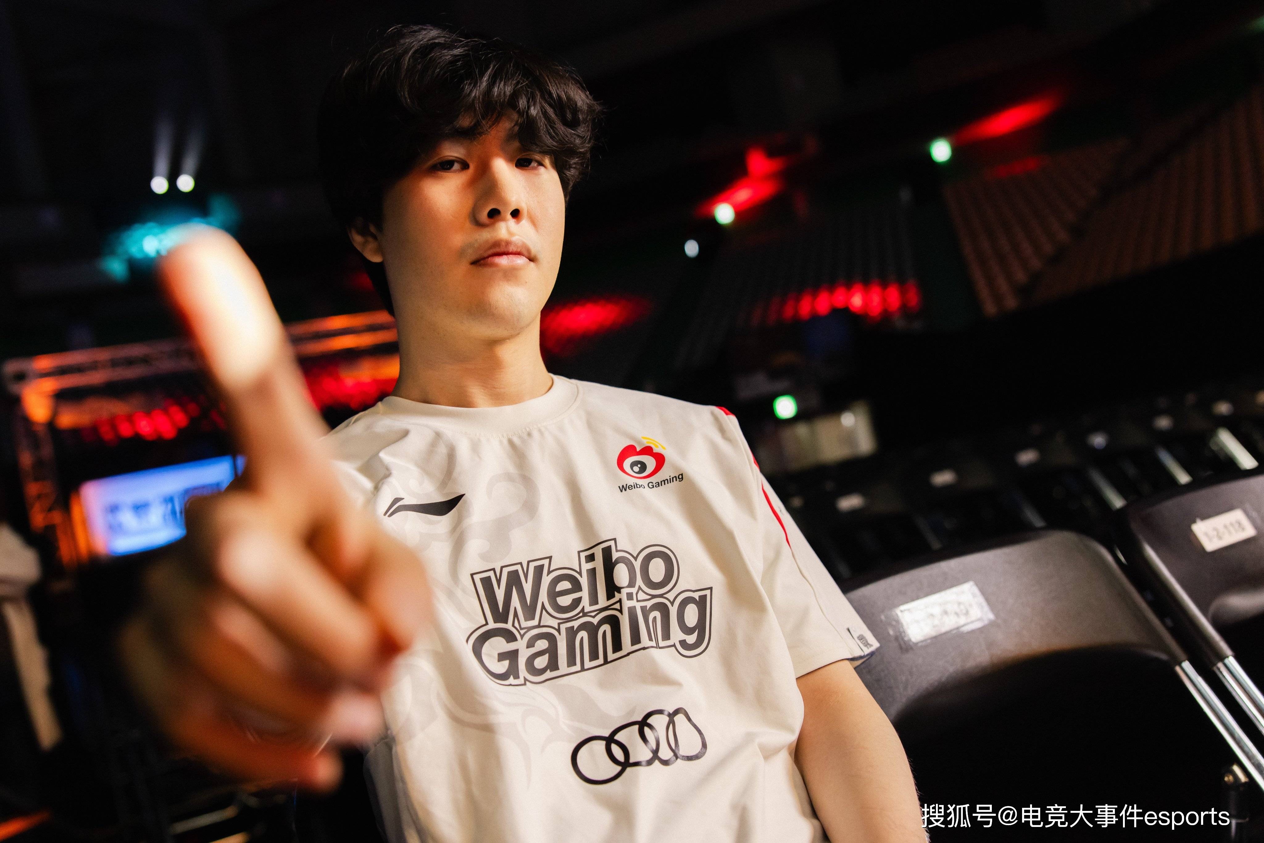 关于JDG血洗T1，Deft团战一打五宿命之战入围赛，留下经典瞬间的信息