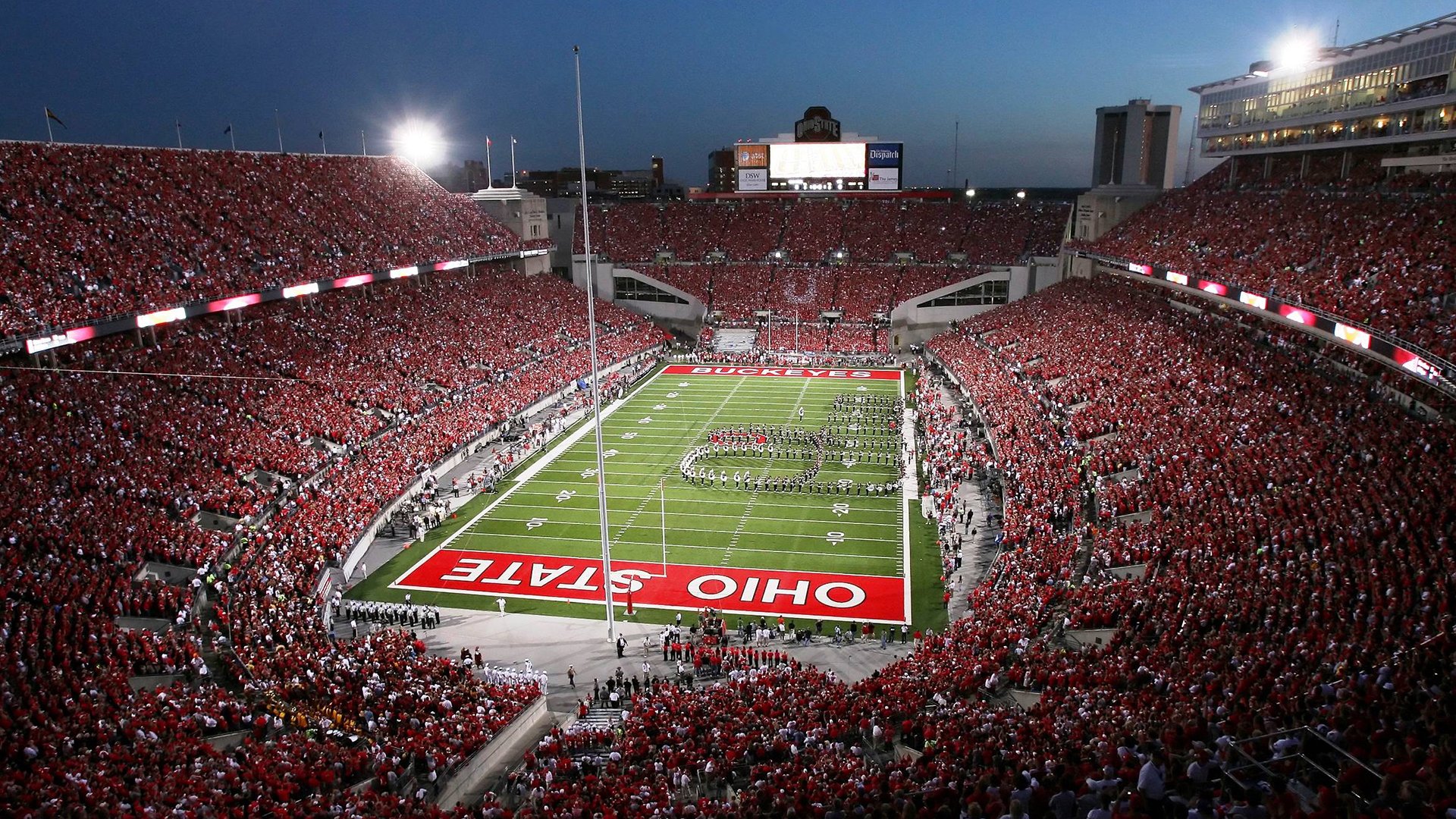 年度焦点之战,独行侠强压广厦队,战术与意志的双重胜利